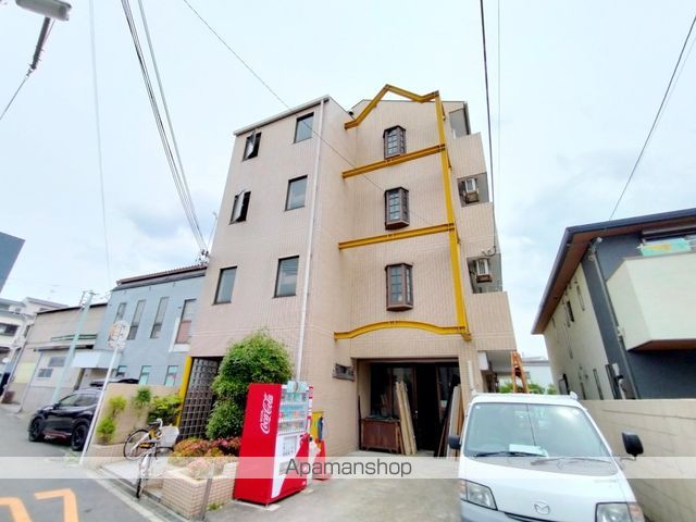 マンション川端の外観写真