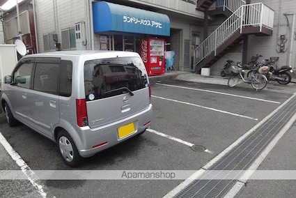高知県高知市旭上町[1LDK/43m2]の駐車場