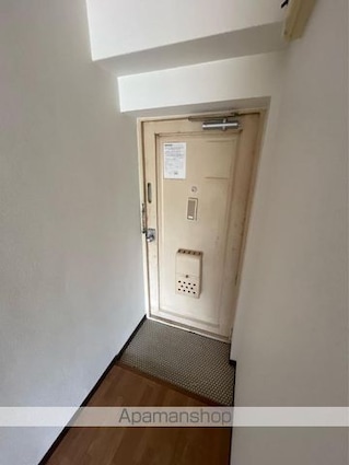コート多賀Ⅲ[1K/19.44m2]の玄関