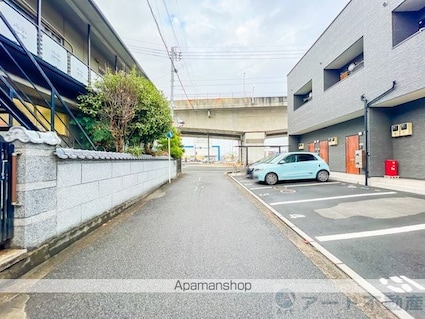 アルト和泉北[1R/22.6m2]の駐車場2