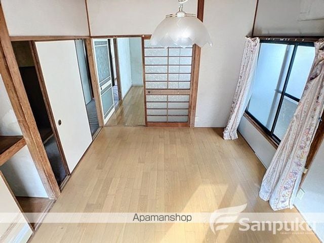 松山市 2階建 築58年の内装写真