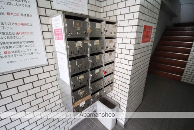 サンシャイン河原町の玄関写真