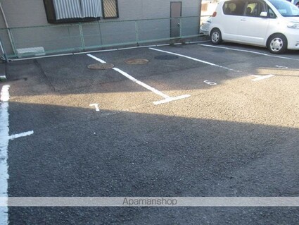 和歌山県和歌山市上野[2DK/46.32m2]の駐車場
