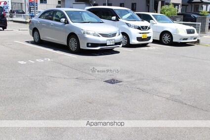 ウィンディアさの[2LDK/52.66m2]の駐車場