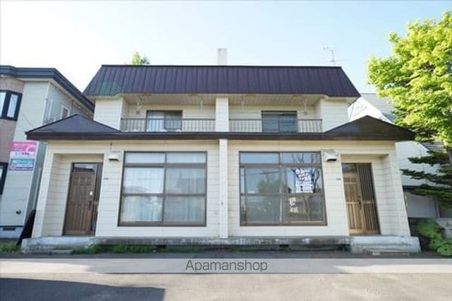 西19条南2丁目4−7テラスハウスの外観写真