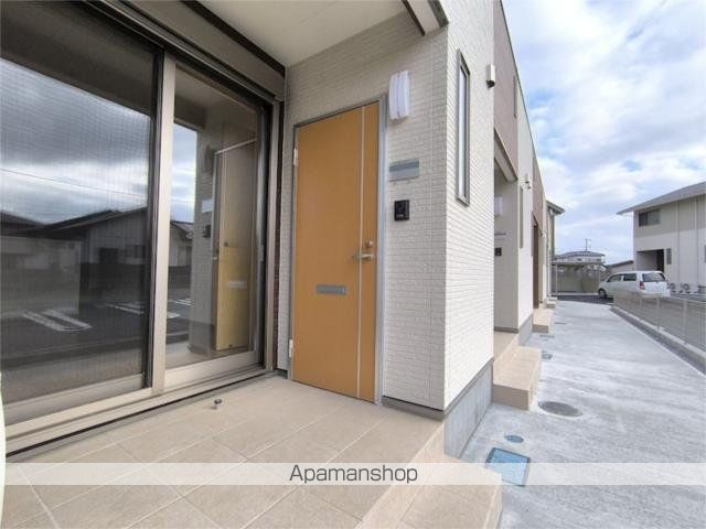 EMINA HEIGHTS Bの玄関写真