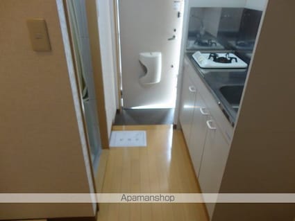 東京都目黒区東が丘１丁目[1K/16.83m2]の玄関