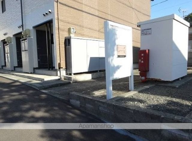 レオパレスやばせの玄関写真