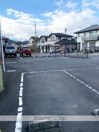 エアフォルク２１[1K/27m2]の駐車場