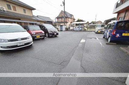 オノ・フラッツ[2LDK/56.79m2]の駐車場