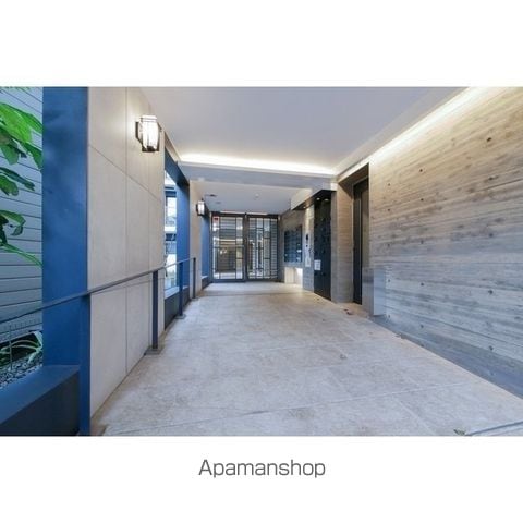 CORVAL三軒茶屋の玄関写真