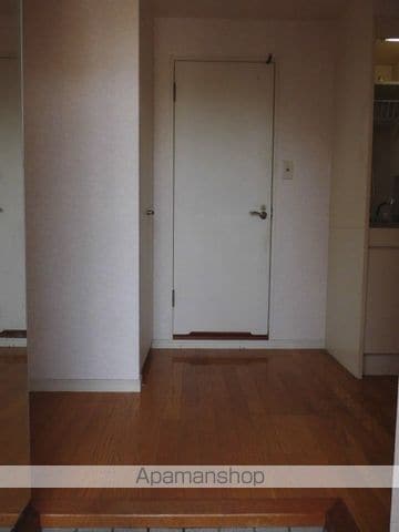 クレタ県庁前の内装写真