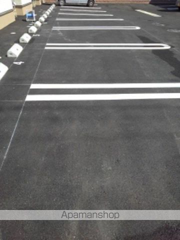 ゴールドハウス　Ⅱ[1LDK/54.17m2]の駐車場