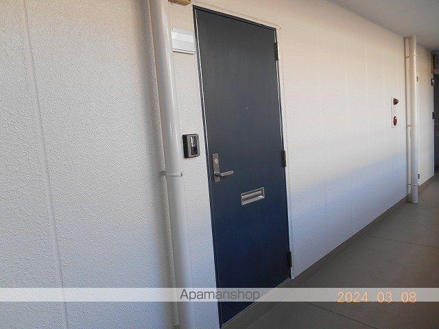 エクシード紀伊B棟の玄関写真