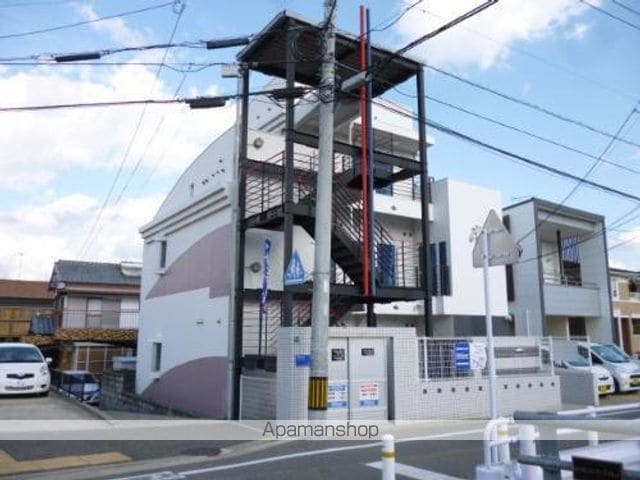 コンドミニアムパウゼの玄関写真