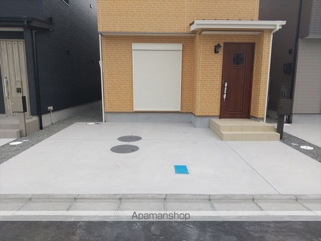 ヤマイチテラス西浜[3LDK/72.66m2]の駐車場4