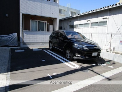 ディアコート上杉[1LDK/47.11m2]の駐車場