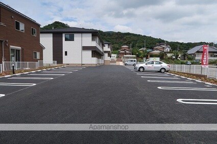 Ｓｈａｌｉｏｎ　Ａ[1LDK/44.17m2]の駐車場