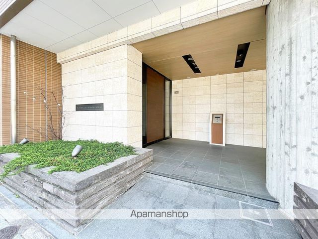RJRプレシア千早駅前の玄関写真