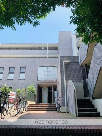 ホーム幕張本郷の玄関写真