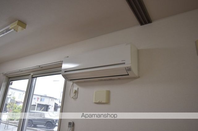 ジュネス向新庄 A棟の内装写真