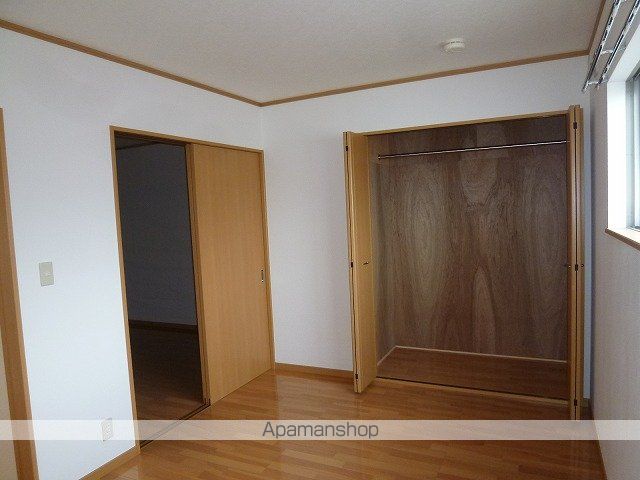 メゾネット椿 中棟の内装写真
