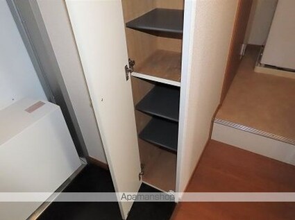 レオパレス中組[1K/23.18m2]の玄関3