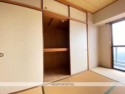 Ｃｒｅｓｔ　ＣｏｕｒｔＫ２[2LDK/66m2]の収納