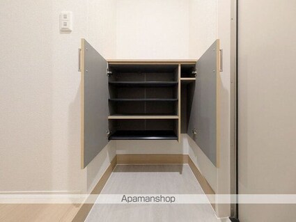 ガーベラ・グレイス[3LDK/73.8m2]の玄関