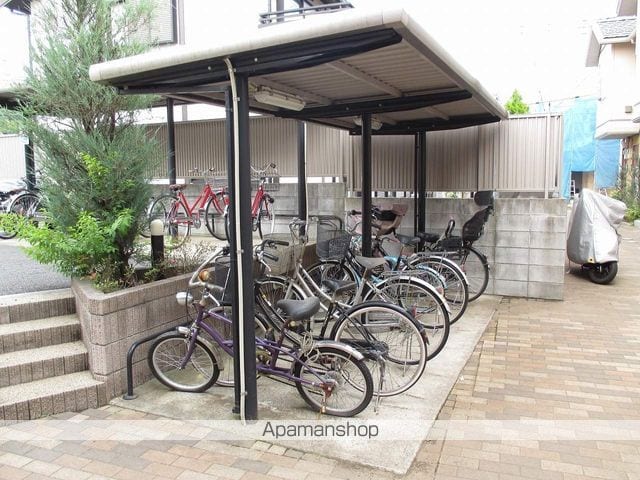 東京都東大和市芋窪３丁目[2LDK/62.38m2]の共用部1
