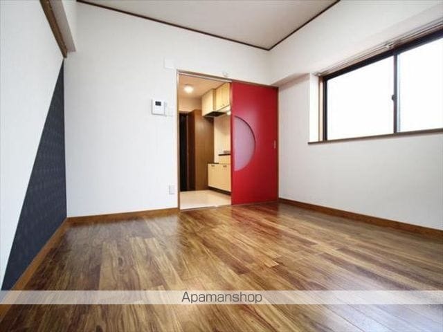 ドゥマンクレールの内装写真