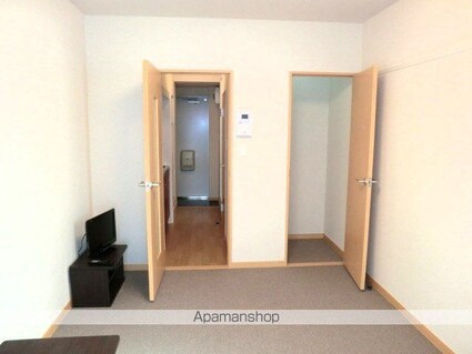 レオパレスエントピア[1K/20.81m2]のリビング・居間1