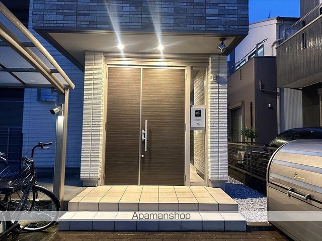 メイヤーシャーメゾンの玄関写真