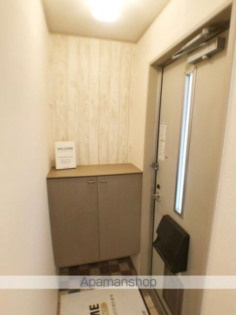 和歌山県海南市岡田[1LDK/48.79m2]の玄関