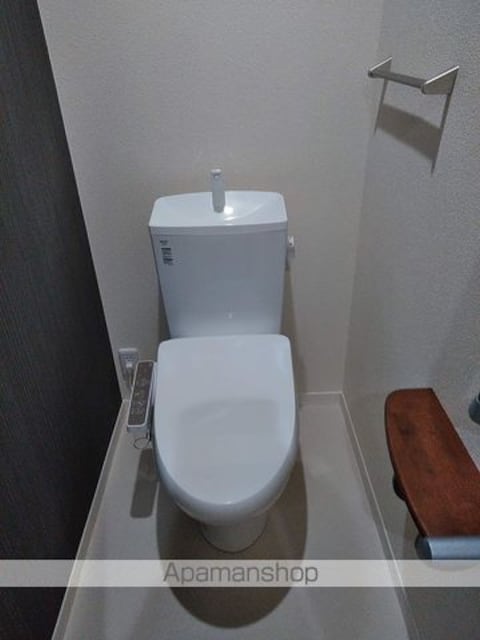 和歌山県和歌山市鷹匠町２丁目[2LDK/63.57m2]のトイレ