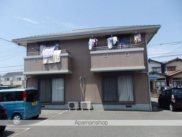 グランシャリオ古賀の玄関写真