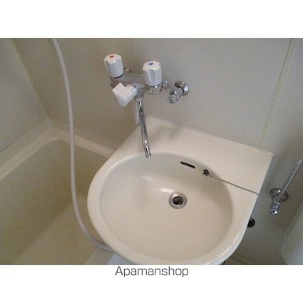 東京都渋谷区本町１丁目[1R/19.8m2]の洗面所