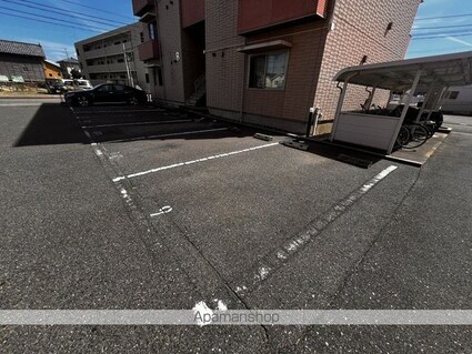 メゾン・ベレオＡ棟[2LDK/53.87m2]の駐車場