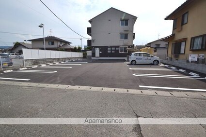 レーヴ新地[1LDK/44.21m2]の駐車場3