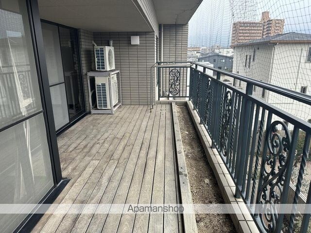 ヴェルディオ岩崎[3LDK/106.17m2]のバルコニー