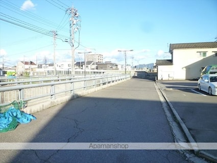 ＬＯＳ　ＢＯＮＯＳ[1R/32.42m2]の周辺2