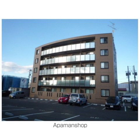 ロイヤルヒルズの外観写真