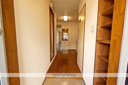 メゾンレーヴ[1R/28.68m2]の玄関