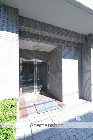岩崎ビルの玄関写真