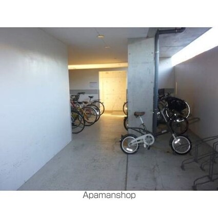 Ｋエリタージュ[1LDK/38.7m2]の共用部1