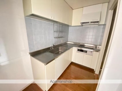 Ｃｒｅｓｔ　ＣｏｕｒｔＫ２[2LDK/66m2]のキッチン