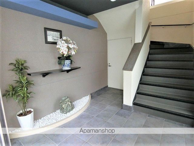 東園田マンションの玄関写真