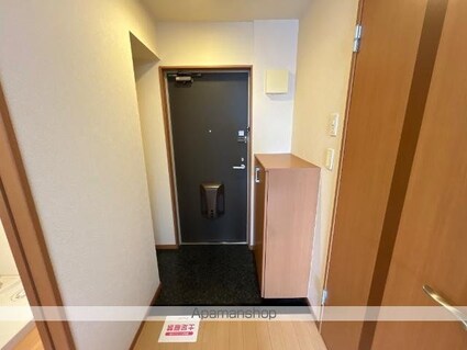 フローラル[1K/30.96m2]の玄関