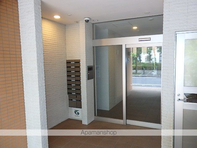 【新宿区西五軒町のマンションの写真】