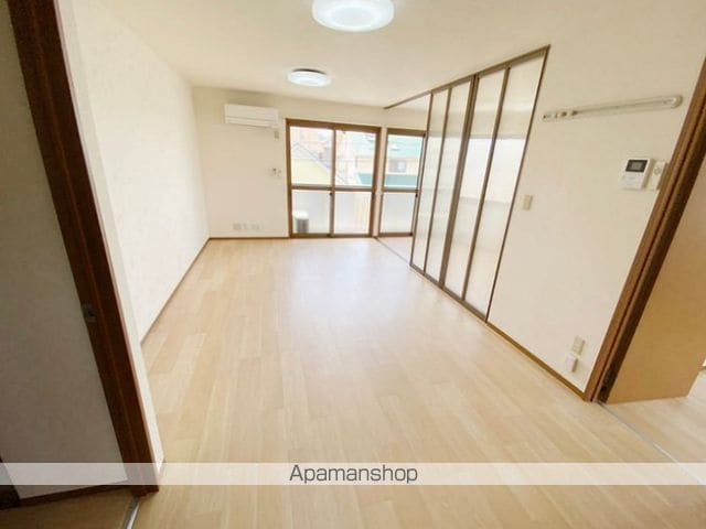 インペリアル ヴィラ A棟の内装写真